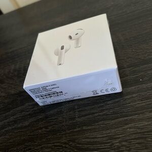 AirPods 4
